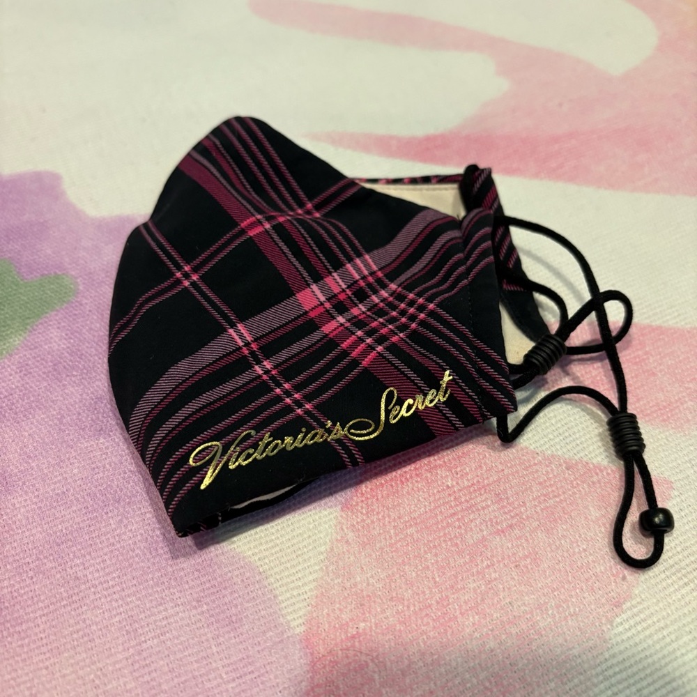 Victoria's Secret Black & Pink Plaid Face Mask EUC Adjustable Gold Text Holiday - Picture 2 of 6